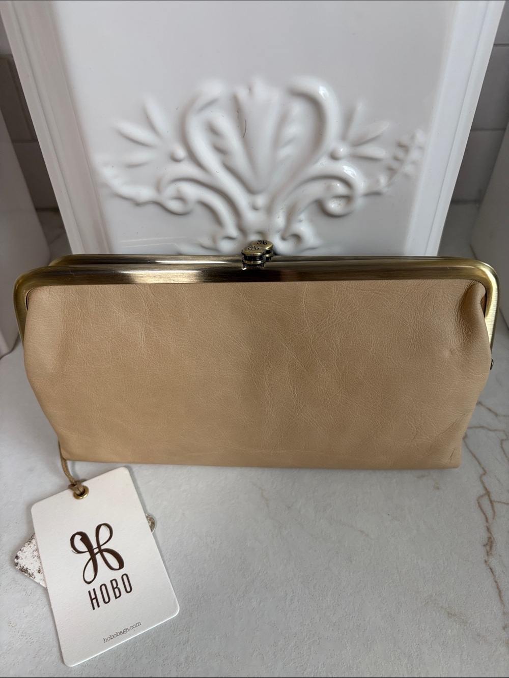 HOBO Lauren Leather Vintage Hide Peace Wallet/Clutch ~ new with tags - Picture 2 of 9